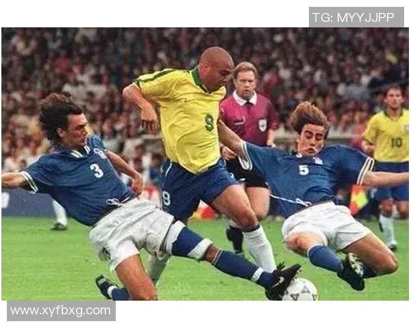 意大利三大足球明星的传奇故事与辉煌成就探秘