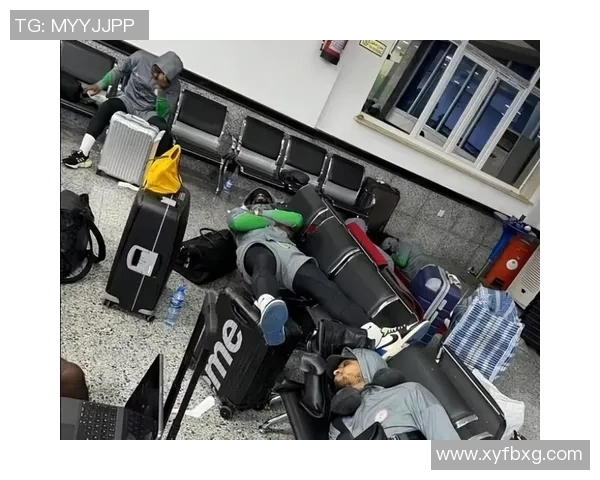 足球明星悄然现身为粉丝庆生送惊喜感动全场的温馨瞬间 足球明星悄然现身为粉丝庆生送惊喜感动全场的温馨瞬间