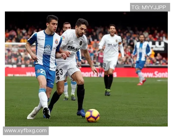 足球明星马斯里诺的传奇之路与辉煌成就揭秘